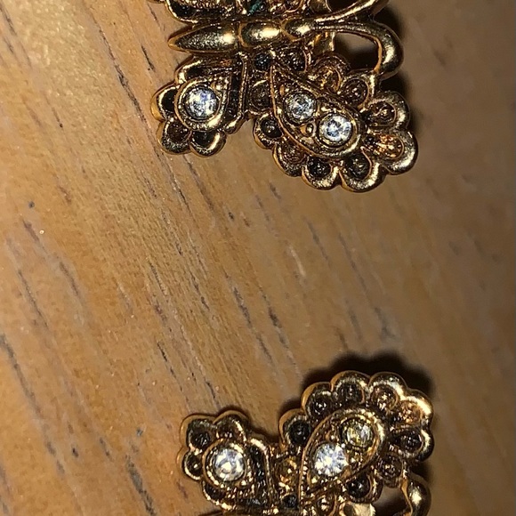 Avon Vintage Gold Plated Butterfly Earrings Set - Picture 2 of 3